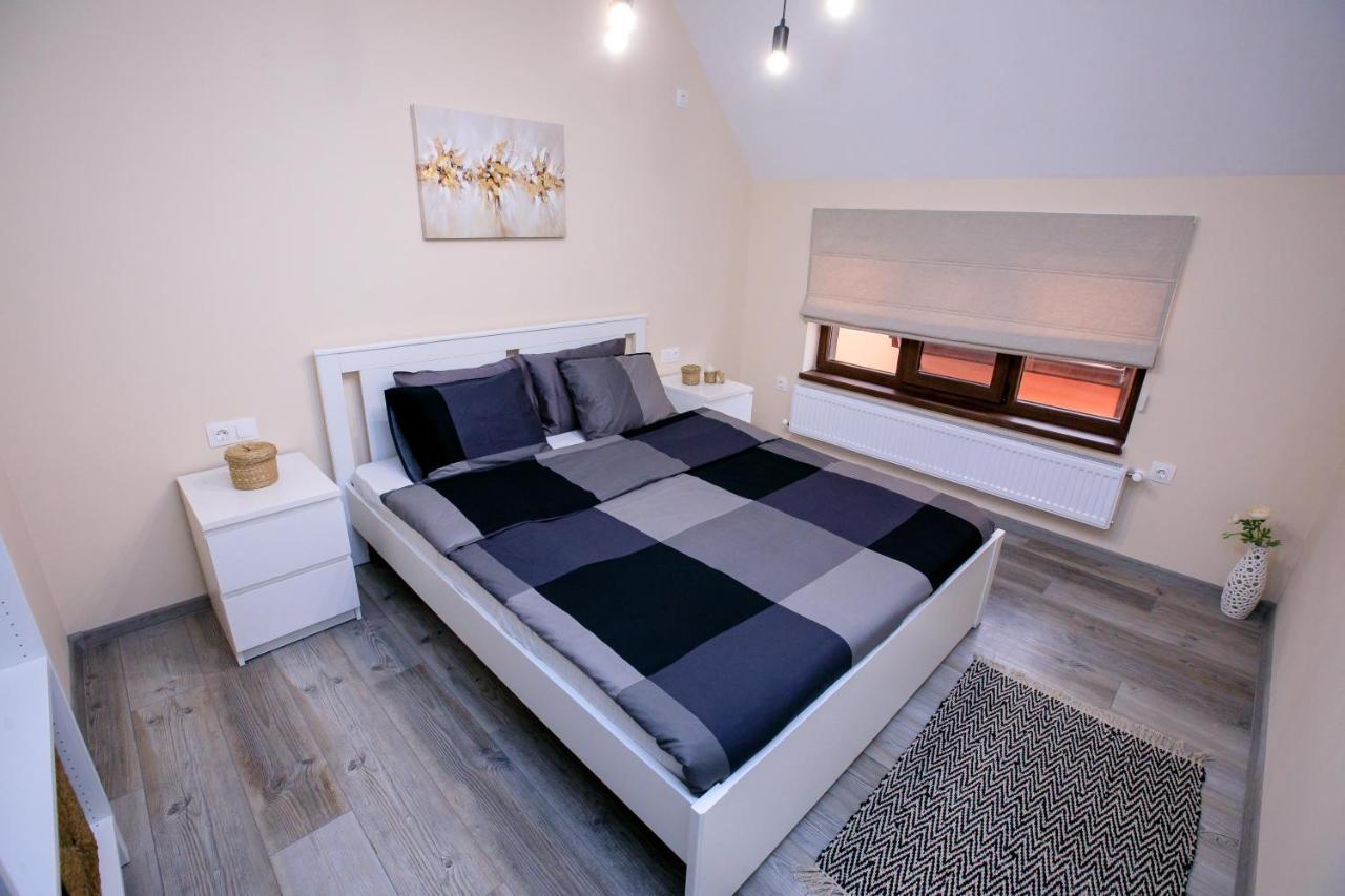 Babylon Park Apartment サンダンスキ エクステリア 写真